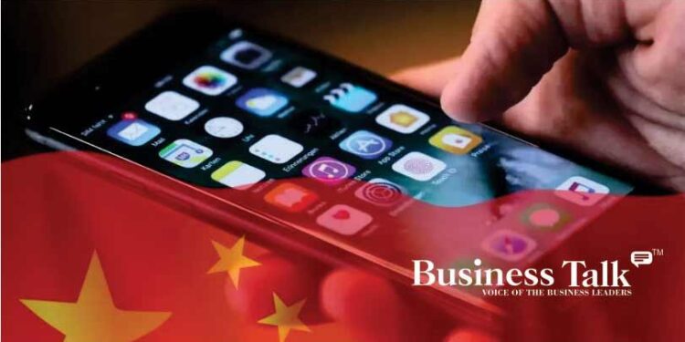 Apple-removes-WhatsApp,-Threads